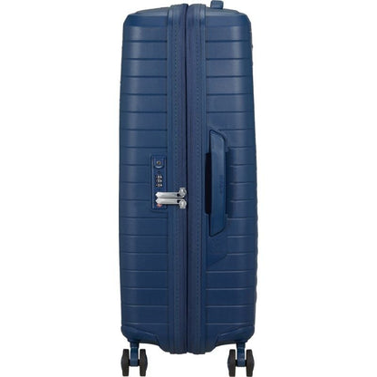 Maleta Mediana American Tourister FastForward Spinner Expansible 68cm
68x46x30cm
4 Ruedas
Azul Marino