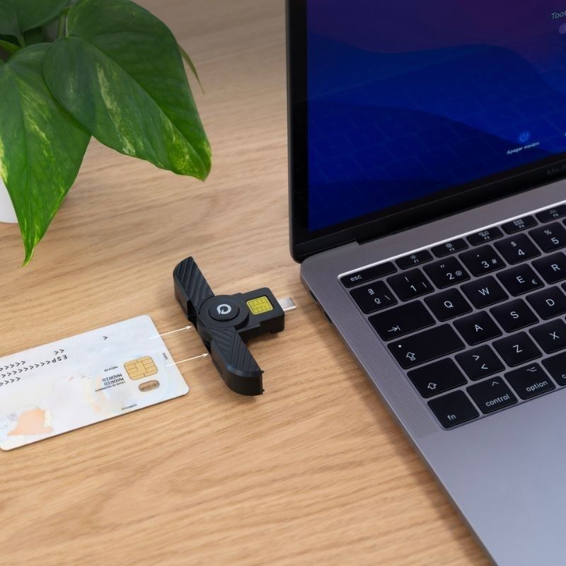 Lector de DNI y Tarjetas TooQ TQR-3011B
USB Tipo-C
Negro